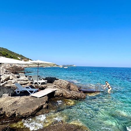 Villa Carisma Island Vis Zewnętrze zdjęcie