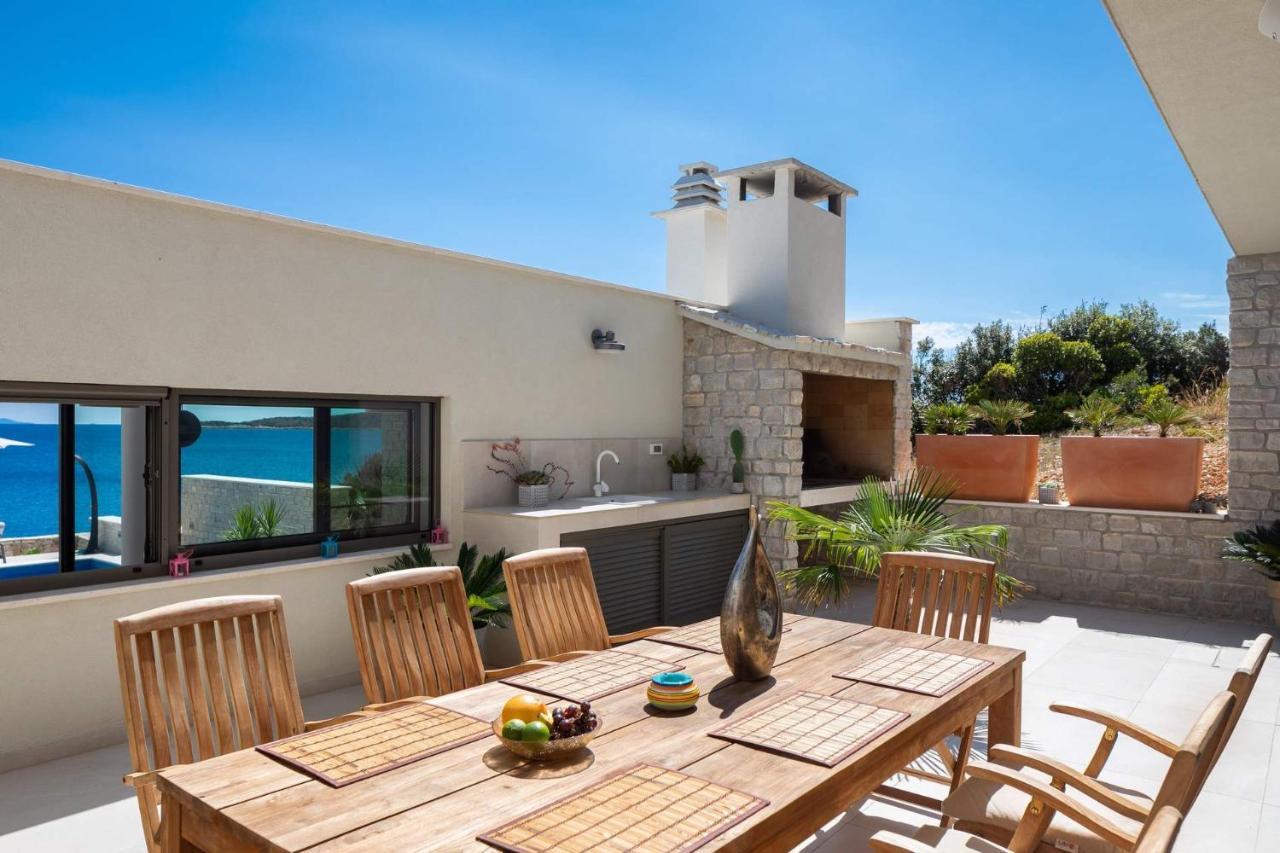 Villa Carisma Island Vis Zewnętrze zdjęcie