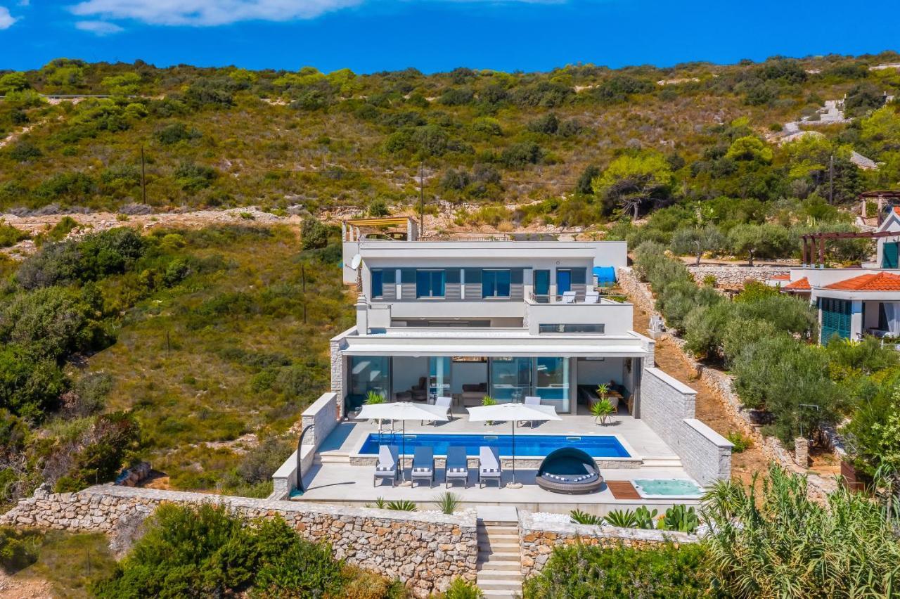 Villa Carisma Island Vis Zewnętrze zdjęcie