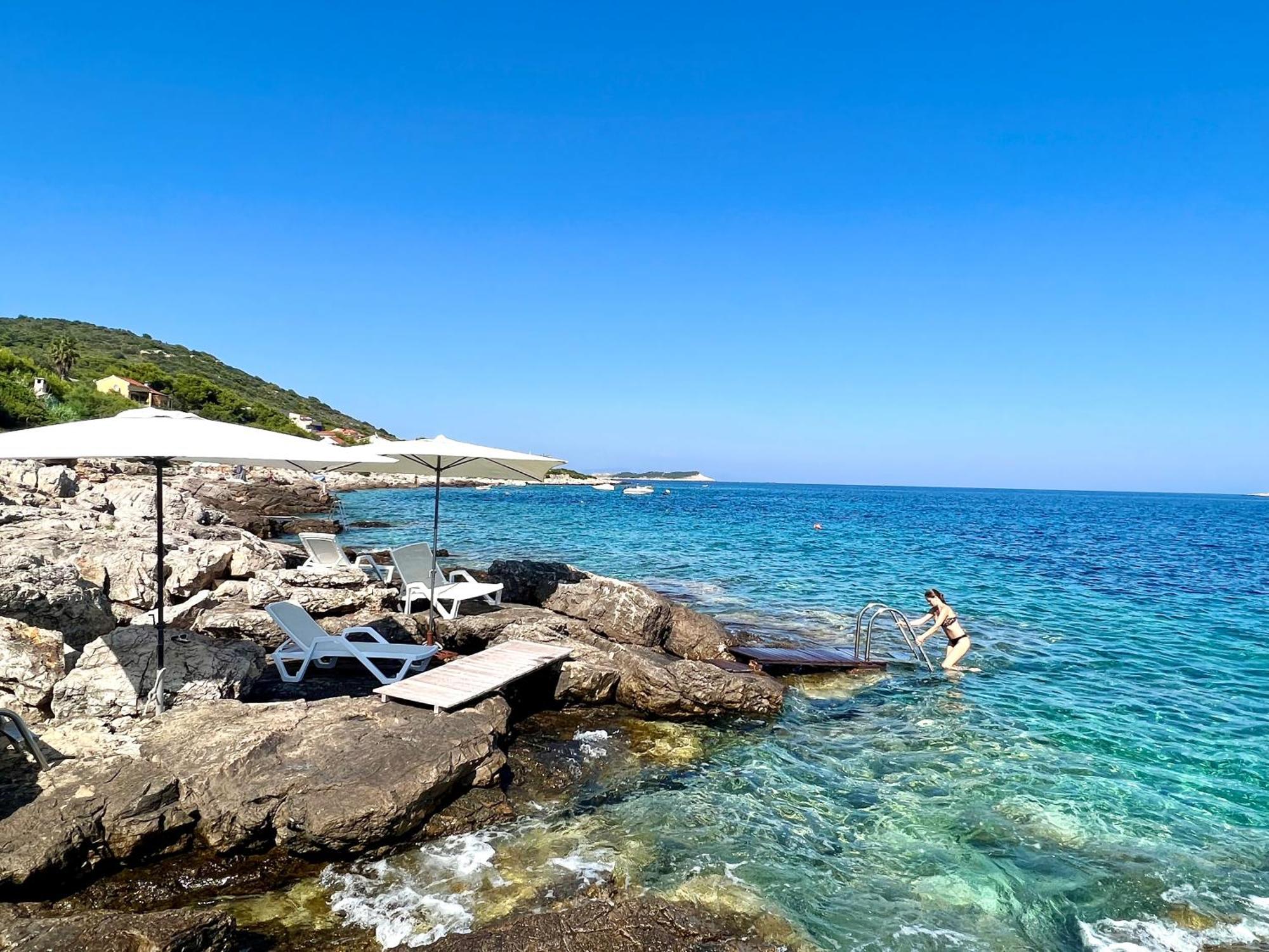 Villa Carisma Island Vis Zewnętrze zdjęcie