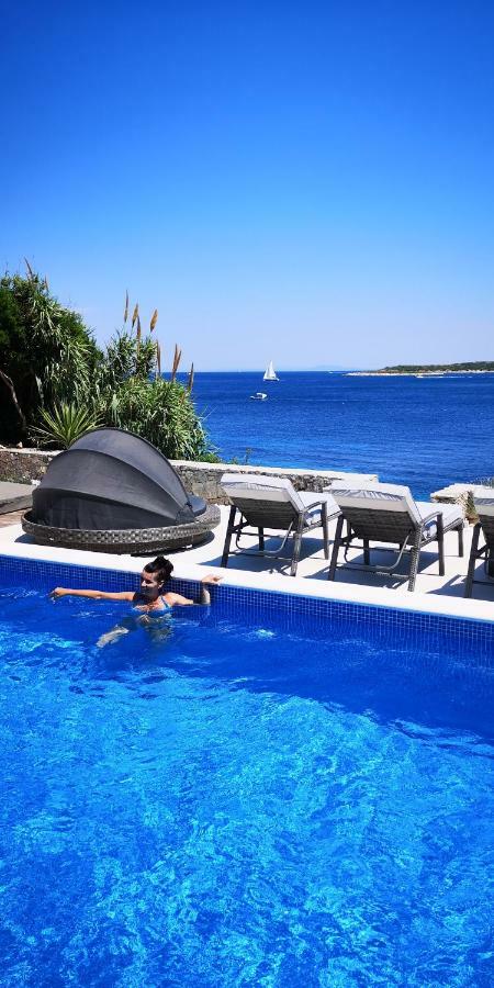 Villa Carisma Island Vis Zewnętrze zdjęcie